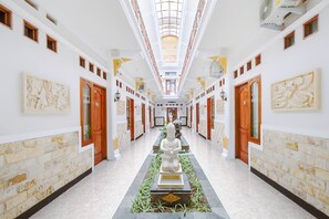 Khu sảnh