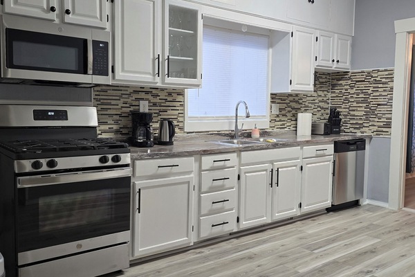 Frigorífic, microones, forn i placa de cuina