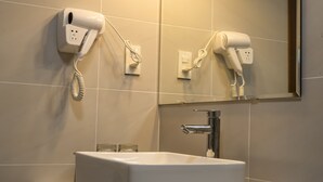 Standard Double Room Single Use | Bathroom | Slippers - Lilly (Ho Chi Minh City)
