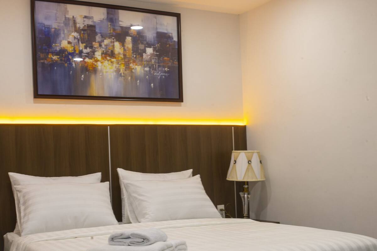 Cortinas blackout y sistema de insonorización 