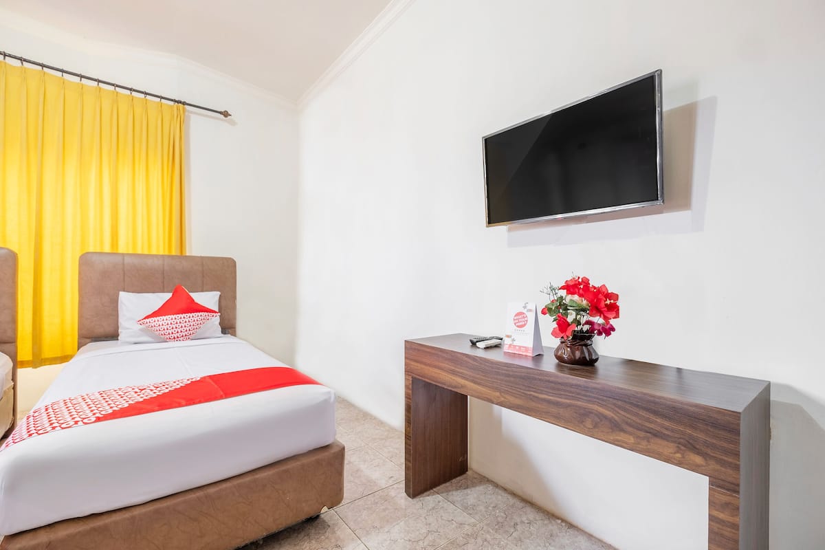 superior suite | desk, laptop workspace, free wifi, bed sheets