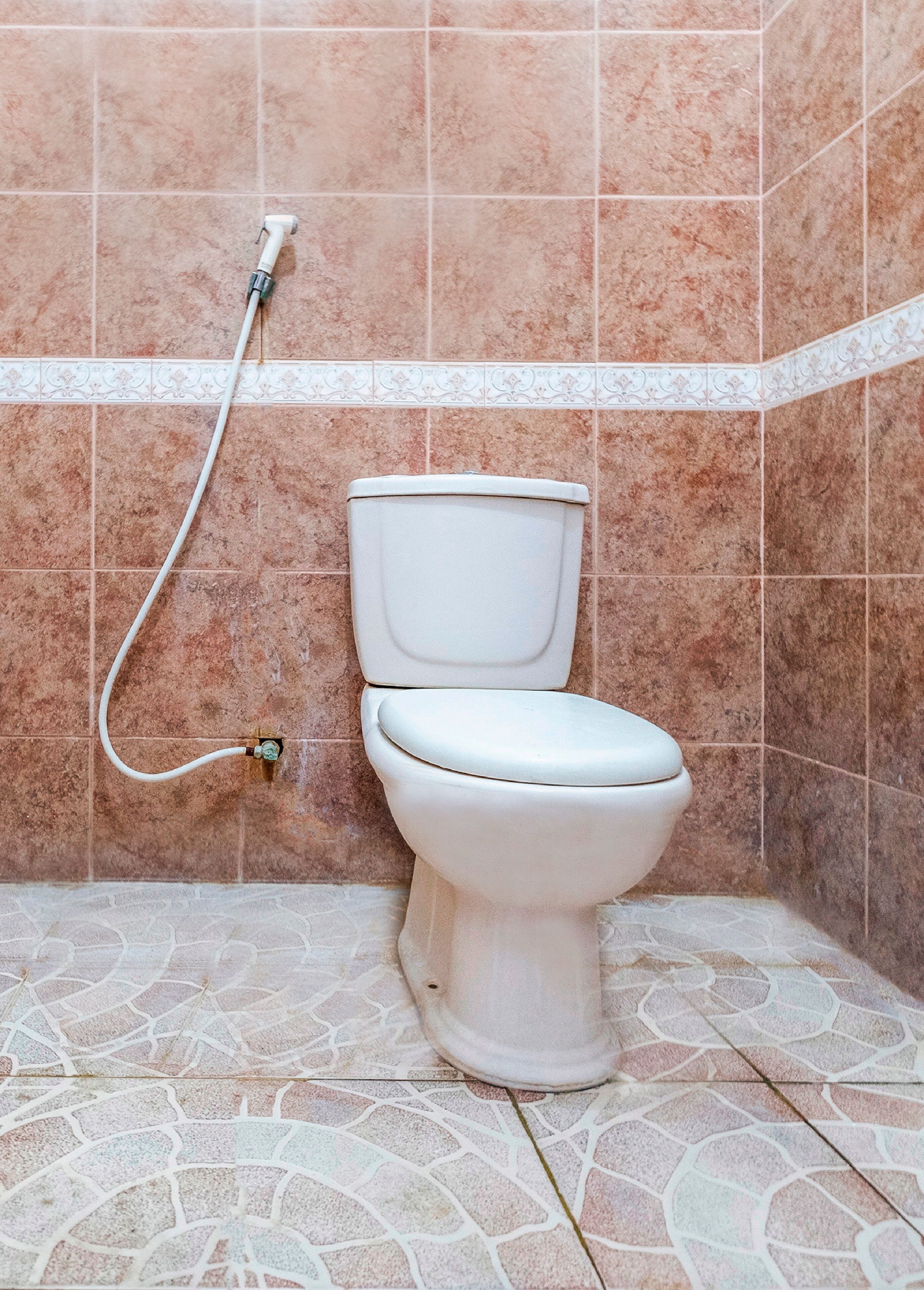 standard double room | bathroom | shower, shampoo