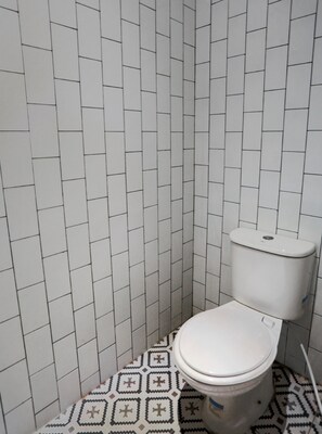 Quarto duplo standard | Banheiro | Chuveiro