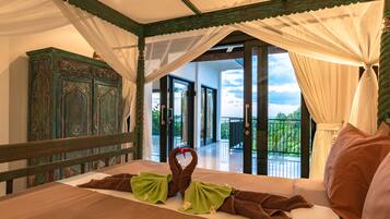 Family Villa, 4 Bedrooms, Ocean View | 4 bedrooms, desk