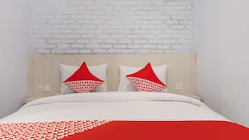 Standard Double Room | Desk, laptop workspace, soundproofing, free WiFi