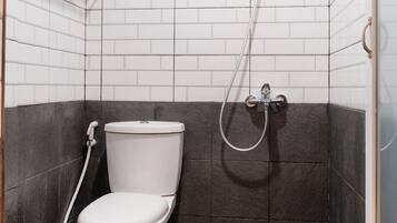 Standard Double Room | Bathroom | Shower