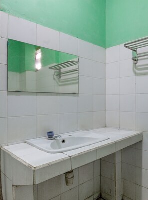 Deluxe Double Room | Bathroom