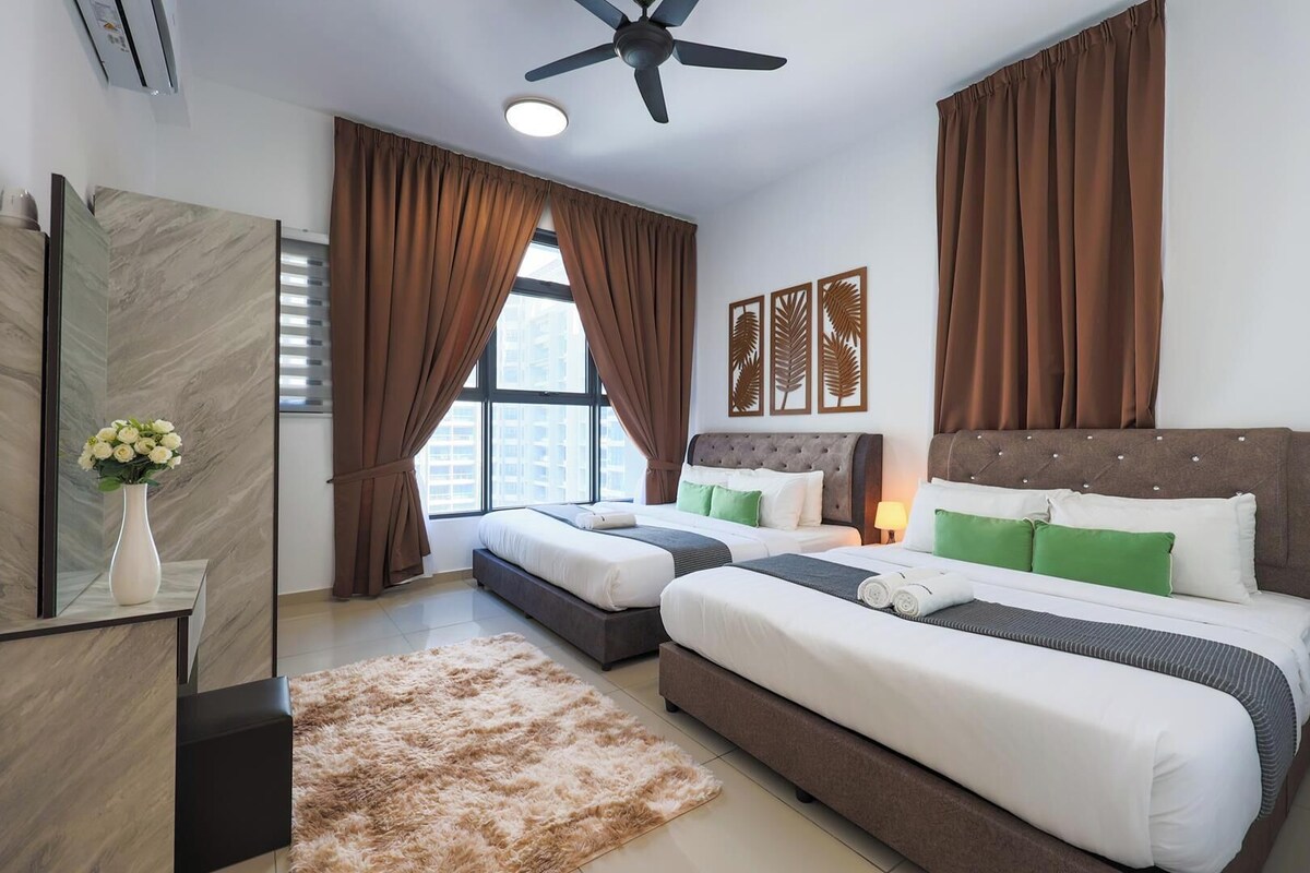 Classic Apartment | Peralatan tempat tidur premium, meja, ruang kerja komputer riba 