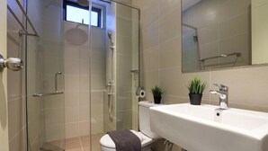 Basic Apartment | Bathroom