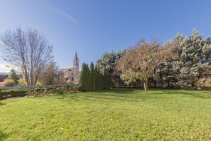 Property grounds - Holiday Apartment "Vacances La Montagne" with Mountain View and Wi-Fi (Saint-Julien-en-Champsaur)