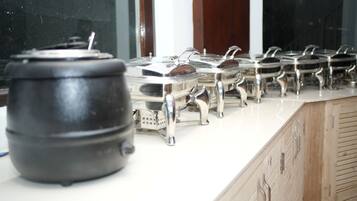 Daily buffet breakfast (INR 450 per person)