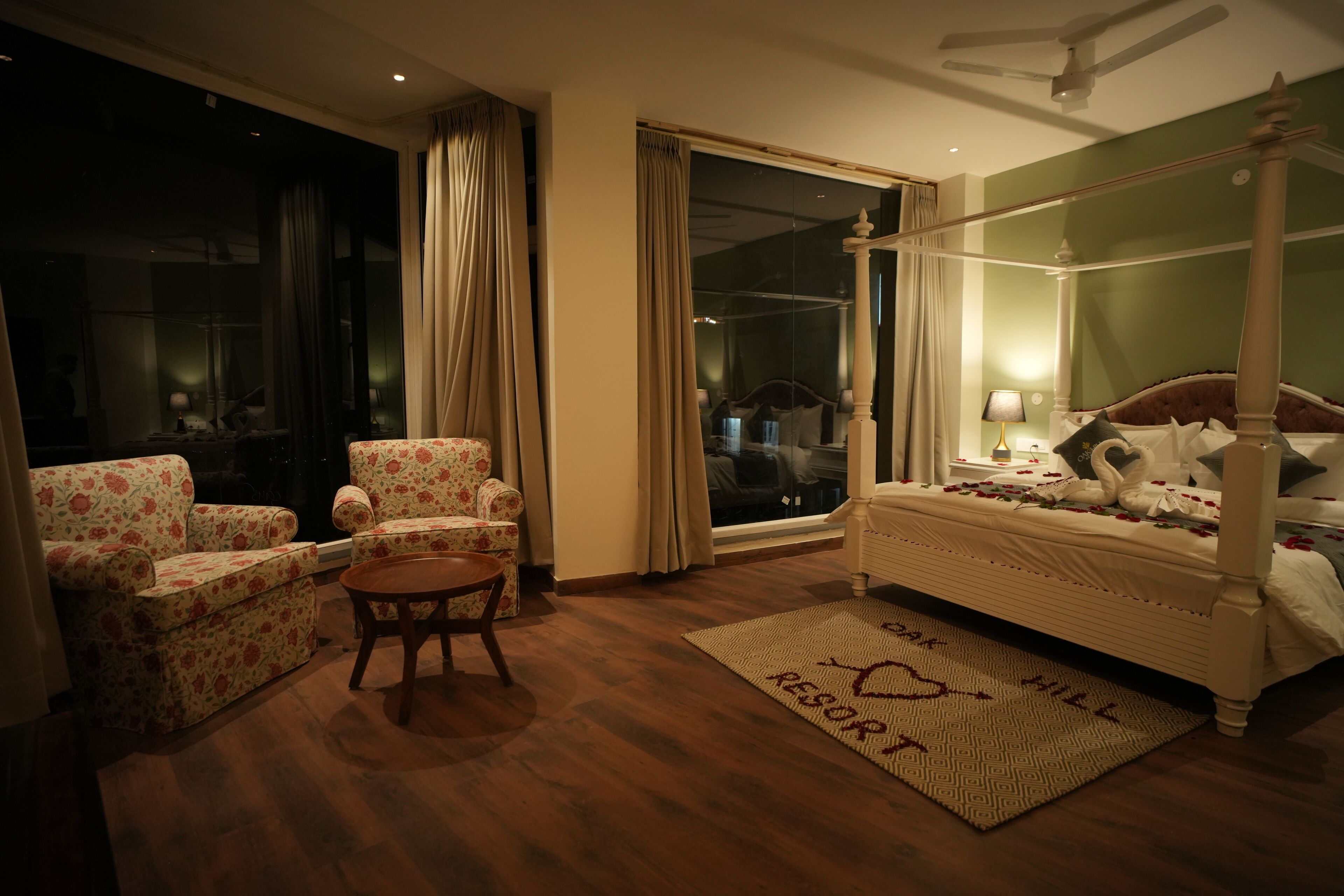 Luxury Suite | Rollaway beds, free WiFi, bed sheets