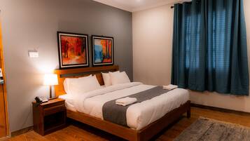 Executive Double Room | Laptop workspace, soundproofing, free WiFi, bed sheets