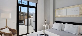 Vacation Home "Urban Park Aloe" with Sea View, Terrace & Wi-Fi