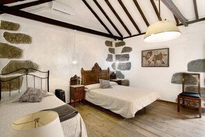 2 habitaciones, tabla de planchar con plancha y wifi gratis 