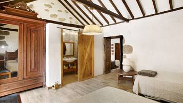 2 slaapkamers, een strijkplank/strijkijzer, gratis wifi, beddengoed