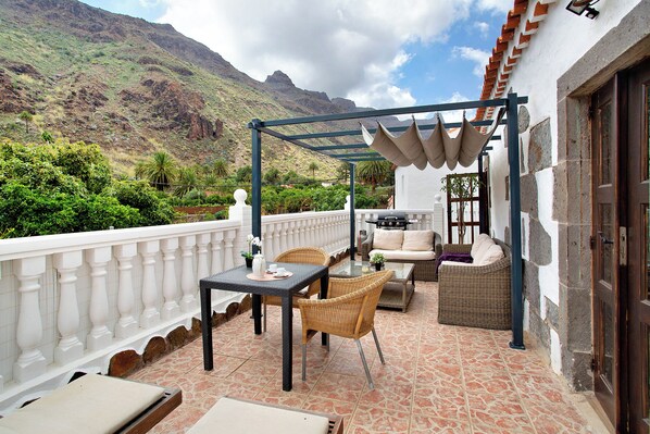 تناول الطعام بالخارج