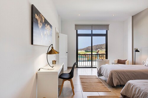 Ferienwohnung "Urban Park Girasol" mit Meerblick, Balkon und WLAN