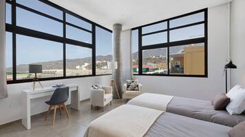 2 slaapkamers, een strijkplank/strijkijzer, gratis wifi, beddengoed