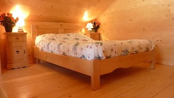 4 bedrooms, iron/ironing board, free WiFi