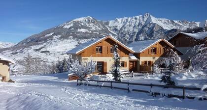 Chalet 'Garrigue Au Pied Des Pistes' with Mountain View, Shared Pool and Wi-Fi