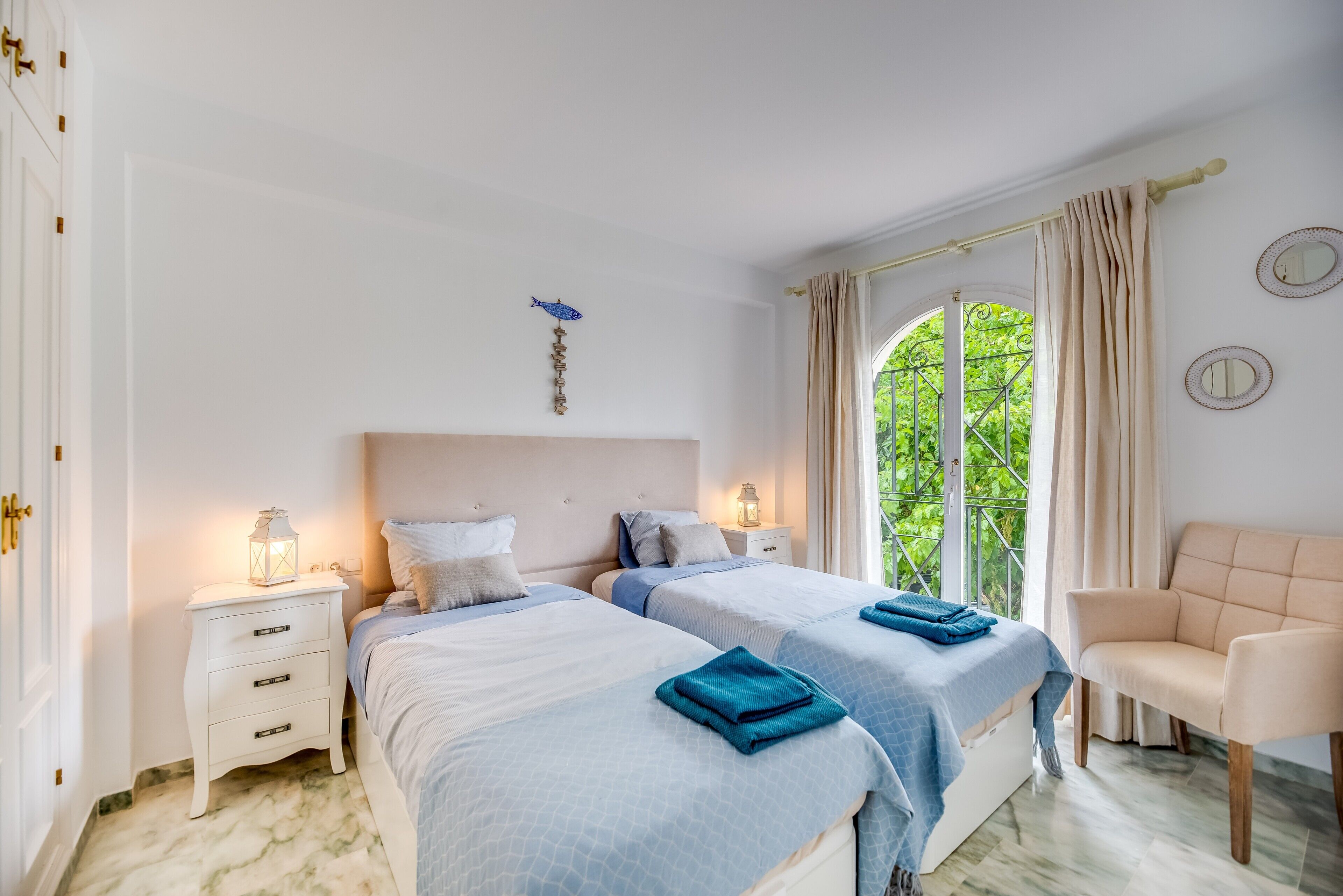 2 habitaciones, tabla de planchar con plancha y wifi gratis 