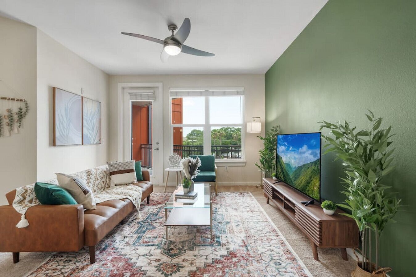 Bleecker 2-417 · Luxury king suite - POOL - GYM - FREE parking -F