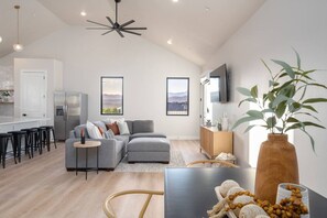Smart TV, fireplace, table tennis