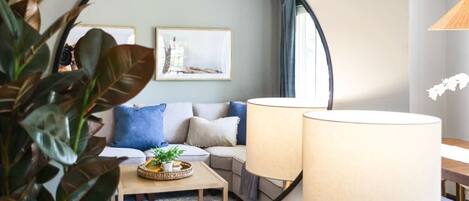 TV connectée, jeux vidéo, espaces bureaux