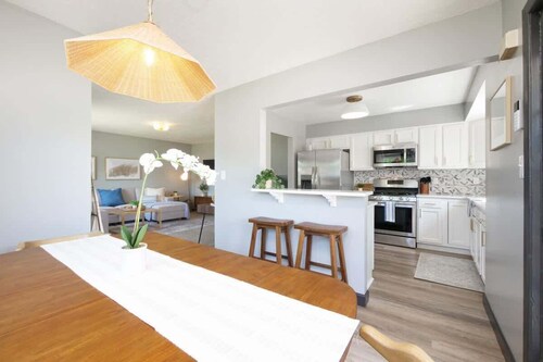 Swim & Relax: Pool, Hot Tub & Renovated! HomeHop