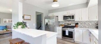 Swim & Relax: Pool, Hot Tub & Renovated! HomeHop