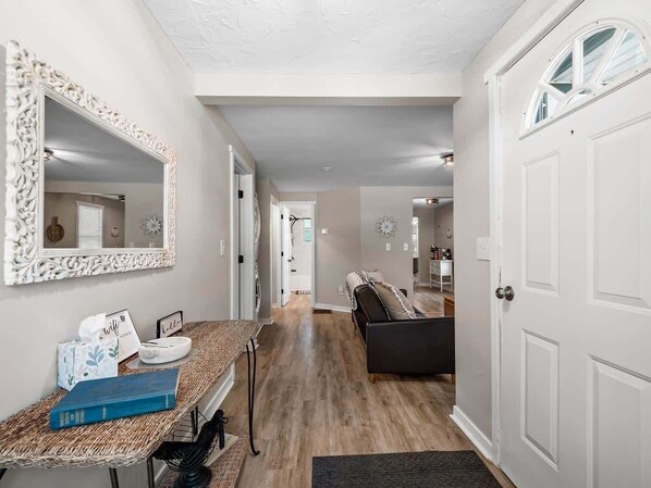 Interior - Relaxing Ohio escape with hot tub & spacious yard (Madison)