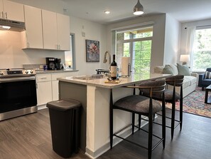 Fridge, microwave, oven, stovetop - The Duke of Dublin | Available Now | Amazing Beds (Dublin)