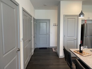 Dining - The Queen of Dublin | Luxury 2BR Near Bridge Park | Pool + Gym (Dublin)