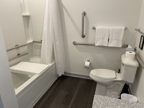 Towels - The Queen of Dublin | Luxury 2BR Near Bridge Park | Pool + Gym (Dublin)