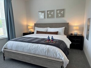 1 室のベッドルーム、デスク、アイロン / アイロン台、WiFi (無料)