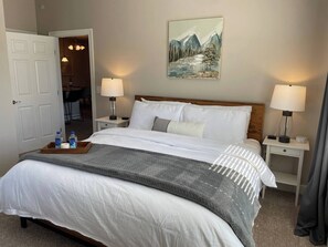 2 dormitorios, escritorio, tabla de planchar con plancha y wifi