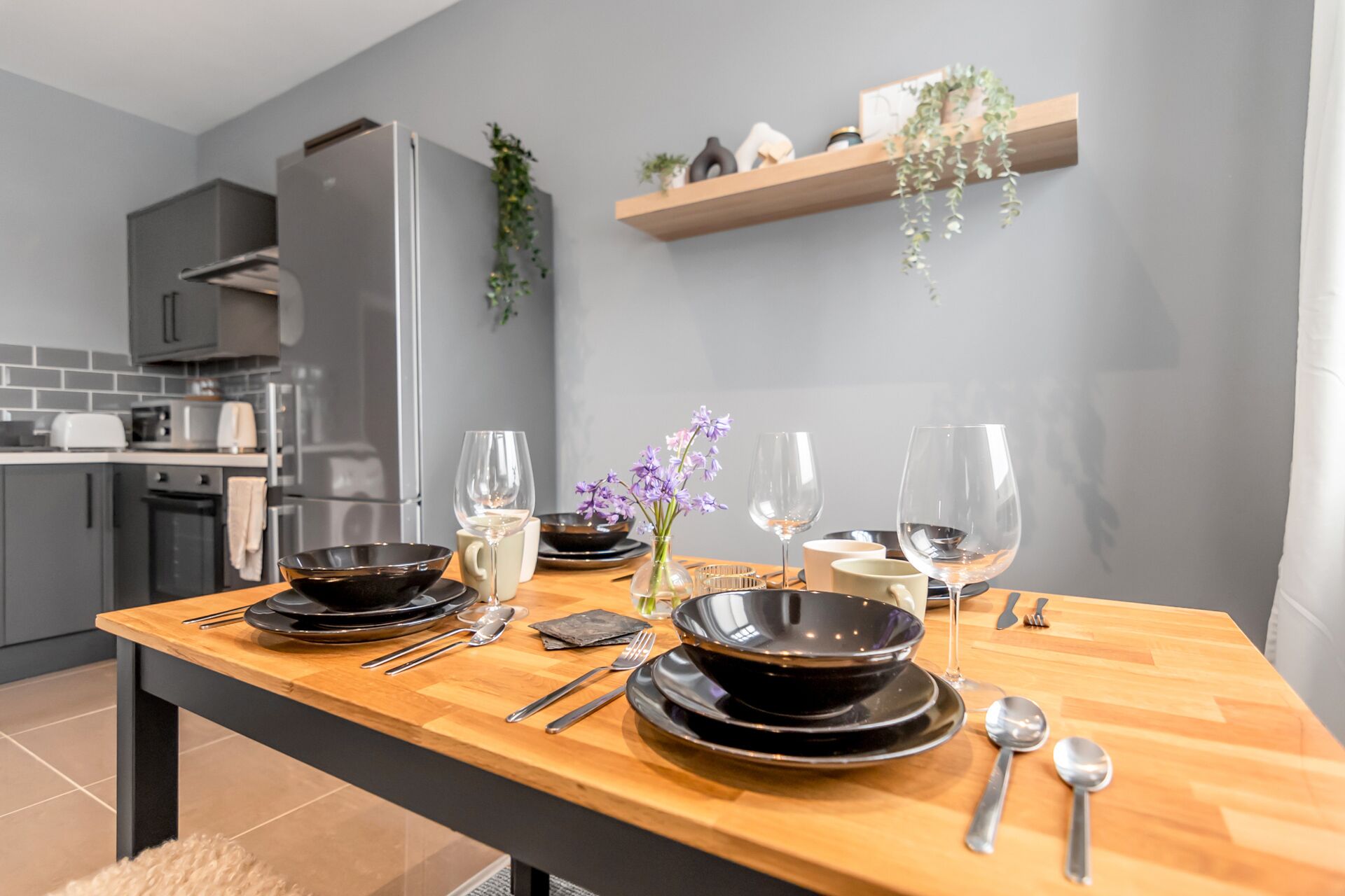 Réfrigérateur, micro-ondes, four, cafetière/bouilloire