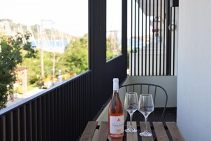 Design Double Room | In-room safe, blackout drapes, soundproofing, iron/ironing board