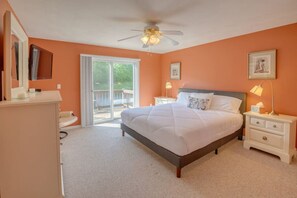 Tabla de planchar con plancha, wifi, ropa de cama