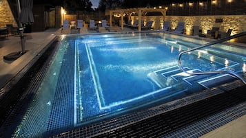 Sauna, hot tub, steam room, body treatments, facials, 5 treatment rooms