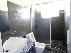 Deluxe Double Room | Bathroom - 4 Aces Ella by GHT (Ella)