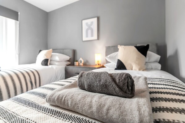 2 soverom, strykejern/-brett, wi-fi og sengetøy