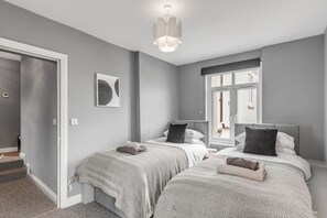 2 bedrooms, iron/ironing board, WiFi, bed sheets - Contractor Haven | Stylish 2 Bed Apartment | Sleeps 5 | Free Off Road Parking (Norwich)