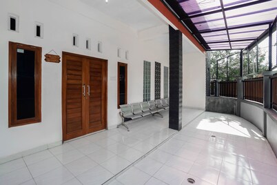 OYO 3006 Falisha Homestay Syariah