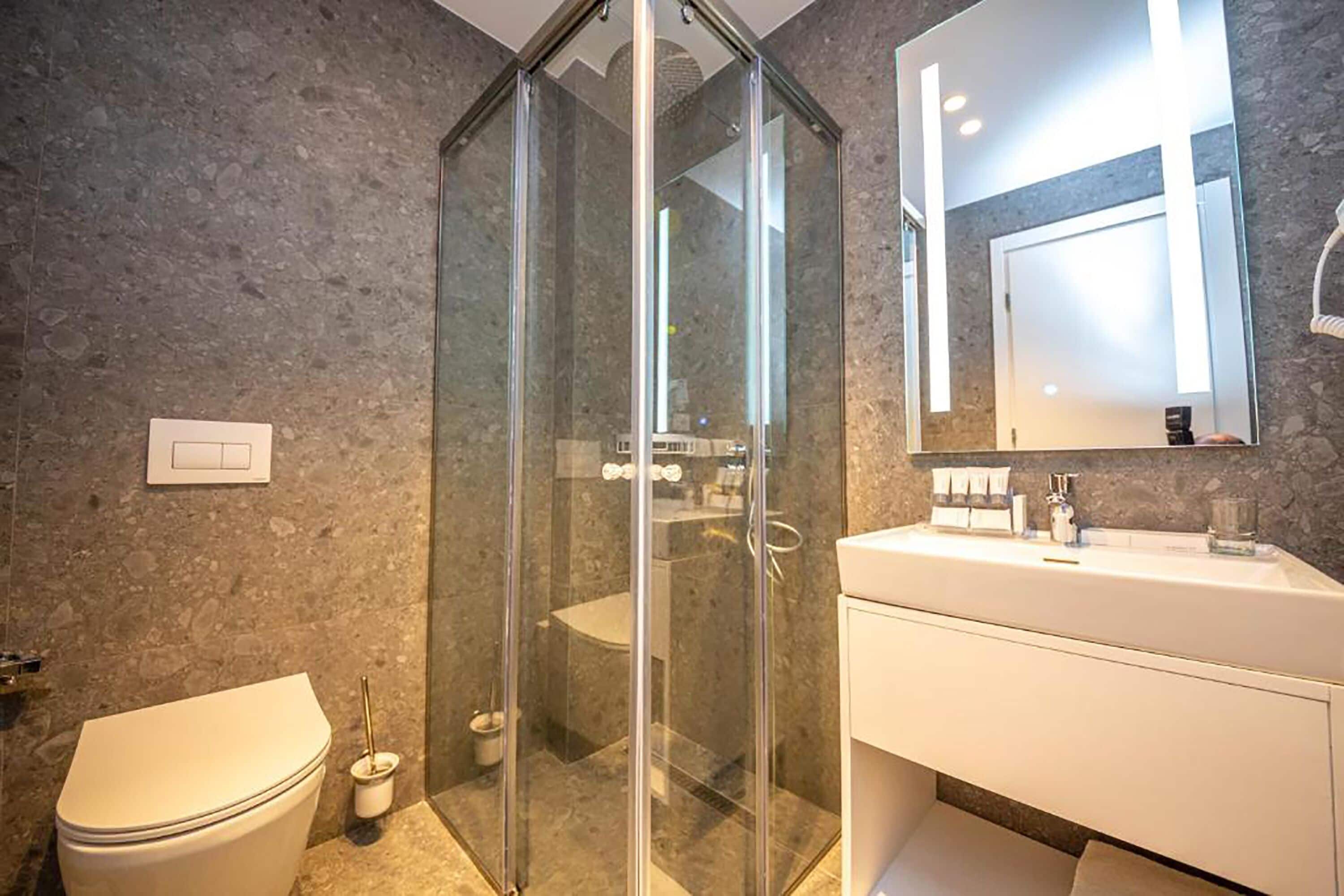 Photo - Azure Inn Hotel