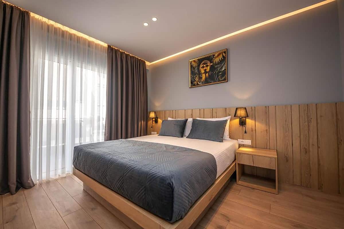 Deluxe-Suite, Balkon, Meerblick | 1 Schlafzimmer, Zimmersafe, Schreibtisch, Verdunkelungsvorhänge
