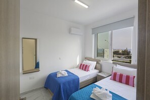 3 Schlafzimmer, laptopgeeigneter Arbeitsplatz, Bügeleisen/Bügelbrett