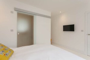 Room - 1A - Modern Apartment, Close to Bournemouth Gdns (Bournemouth,)