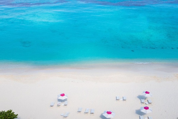 SEVEN MILE BEACH. Lots of eateries and bars along the length.